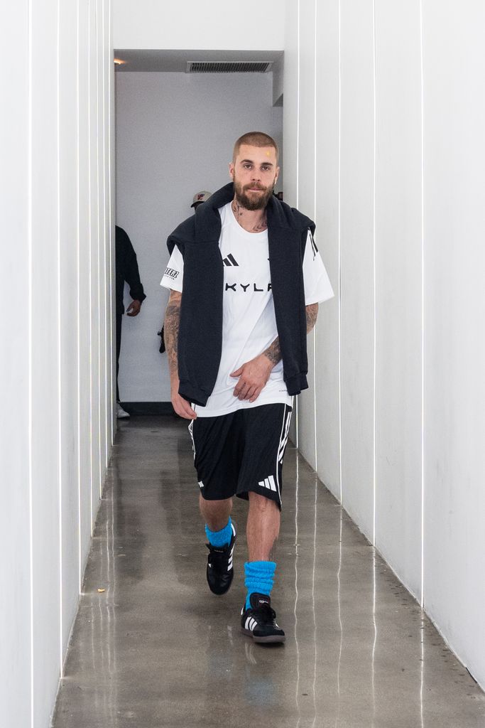 Bieber Ribs Pain but Headlines Coachella After Onewheel Mishap