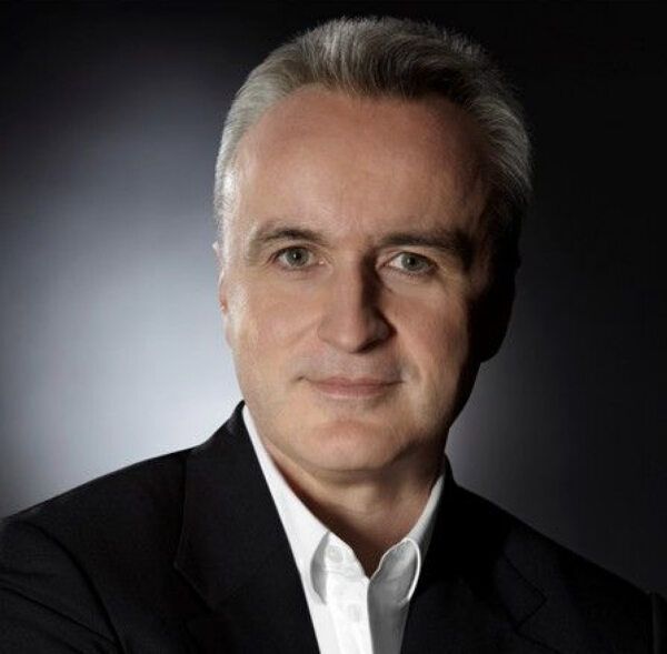 Coty Shakes Up Leadership Amidst Strategic Review and Financial Challenges