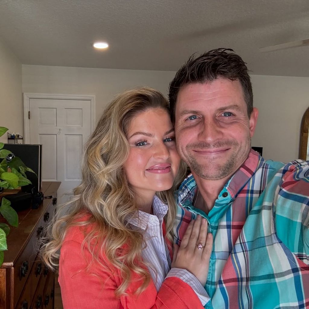 Erin Bates Fights Septic Shock After Welcoming Seventh Child