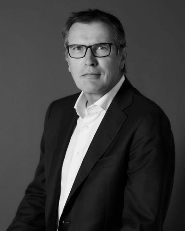 Estée Lauder Taps PepsiCo Alum René Lammers to Drive Innovation Amidst Financial Headwinds