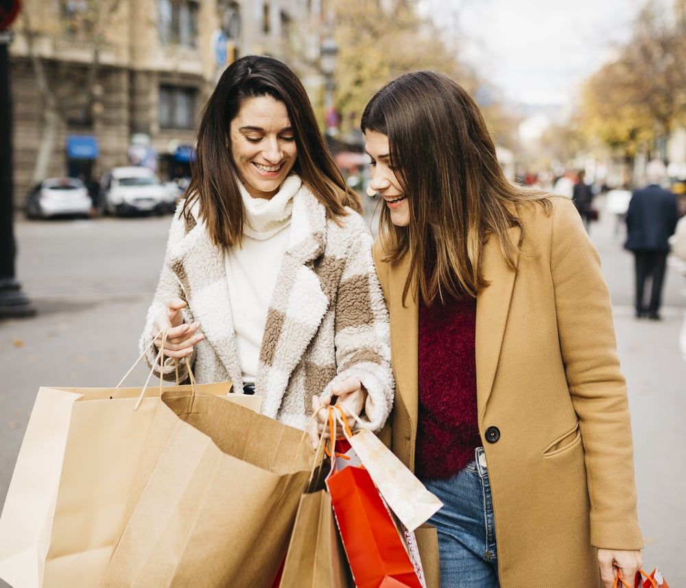 Golden Quarter Kicks Off Dull as Inflation Squeezes Consumer Spending