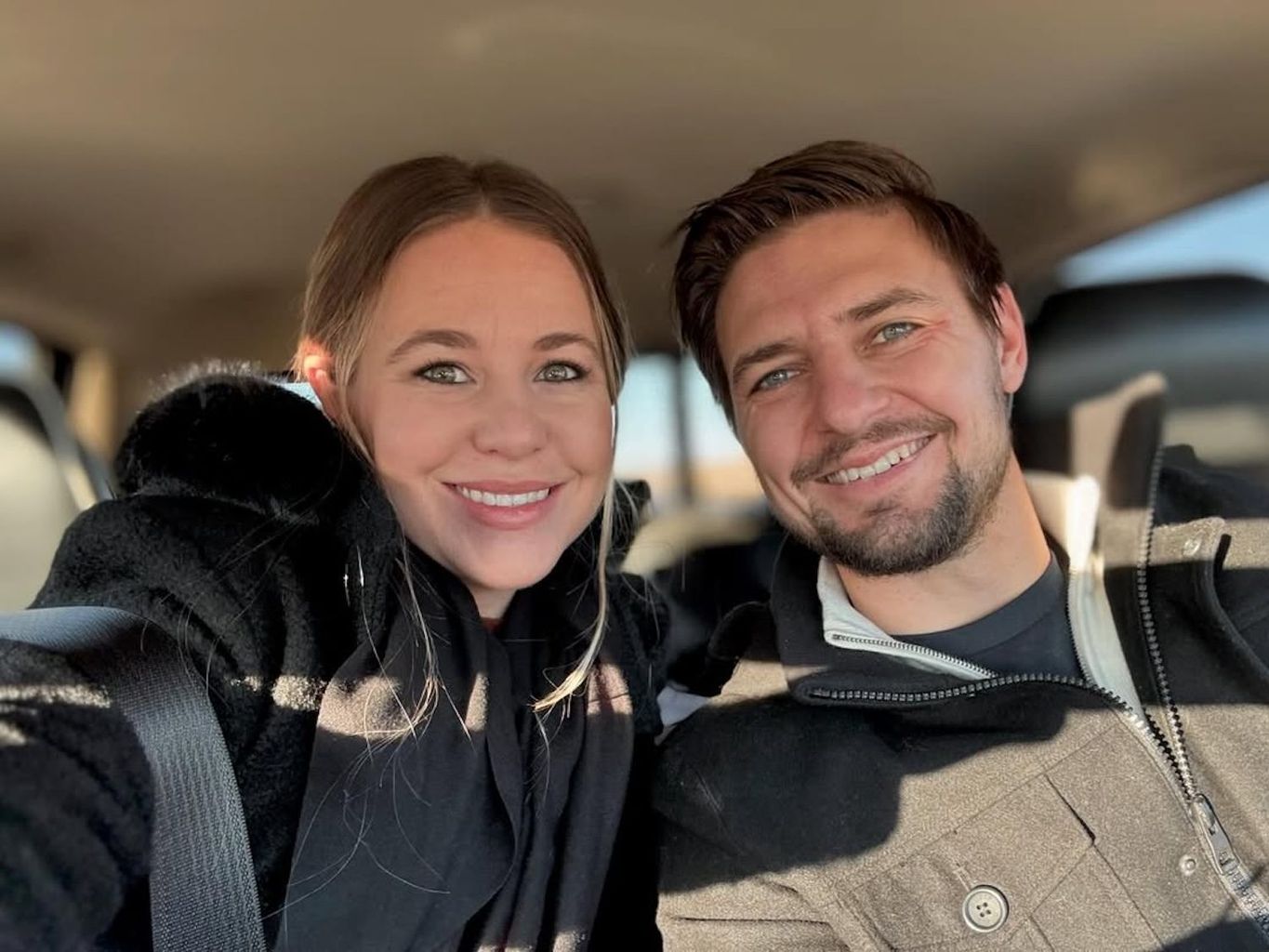 Jana Duggar Wissmann Shares Sun, Rain, and Song During Massive Family Beach Vacation Amidst Pregnancy News