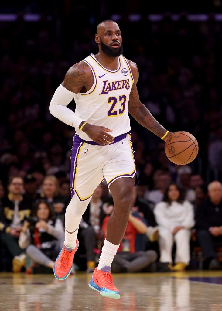 LeBron's Anthem Moment Sparks Debate and Golf Comparisons