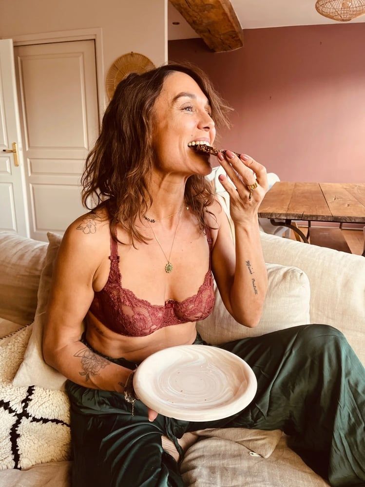 Lingerie Giants Team Up to Revolutionize Second-Hand Bra Sales in France