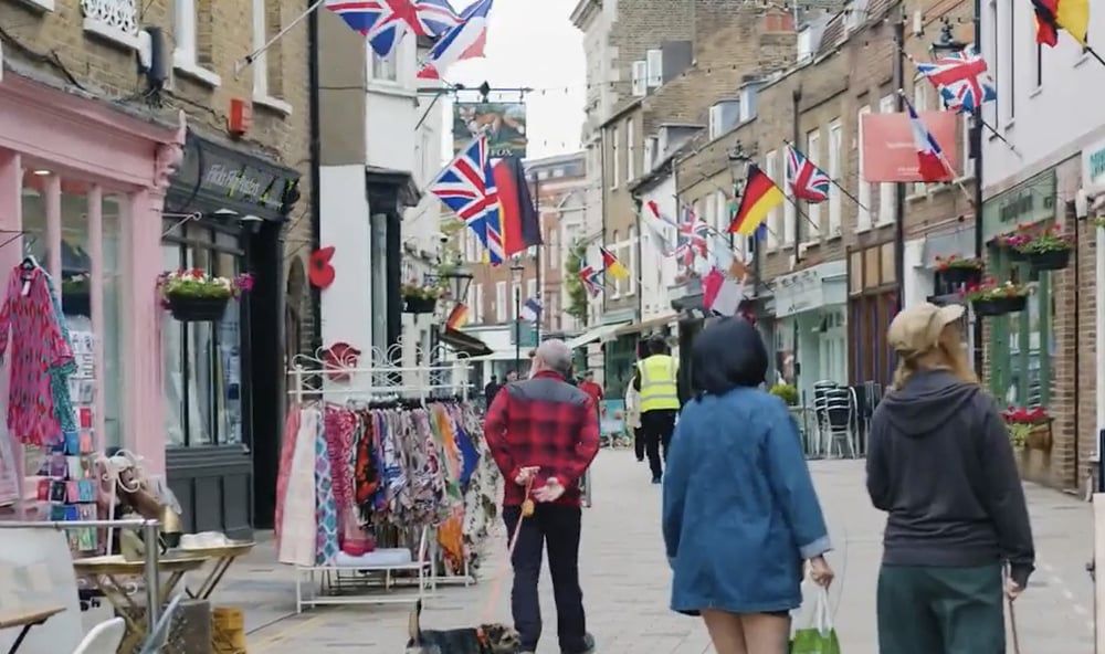 London Defies Expectations as Back to School Footfall Dips Nationally