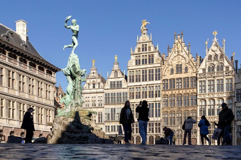 Louvre Heist Sparks Hunt for Stolen Jewels in Antwerp's Shadowy Diamond Underworld