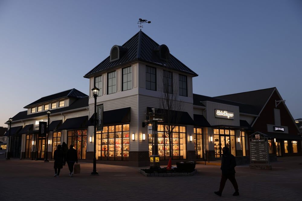 Simon Property Group Boosts Forecast on Strong Leasing Demand