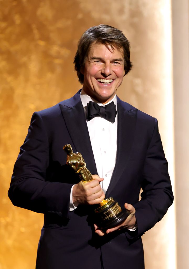 Tom Cruise finally receives his Oscar at the Governors Awards