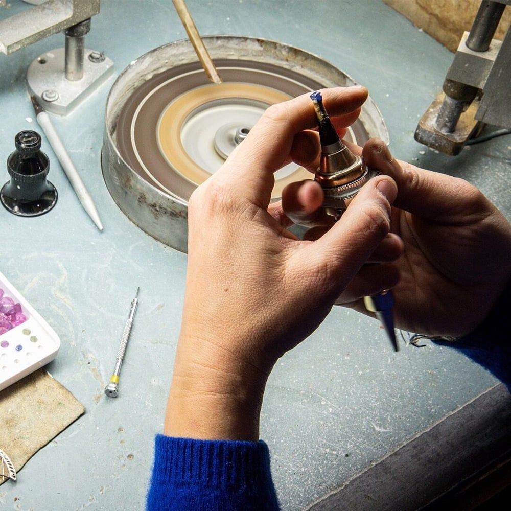 Van Cleef & Arpels Reimagines Iconic Alhambra Collection with Transformable Designs